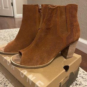 Tom’s Majorca Peep Toe Heels